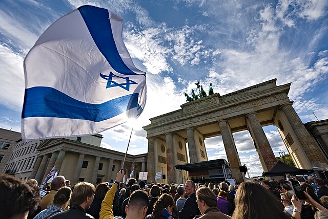Israel_solidarity_protest_Berlin_2023-10-08_95.jpg